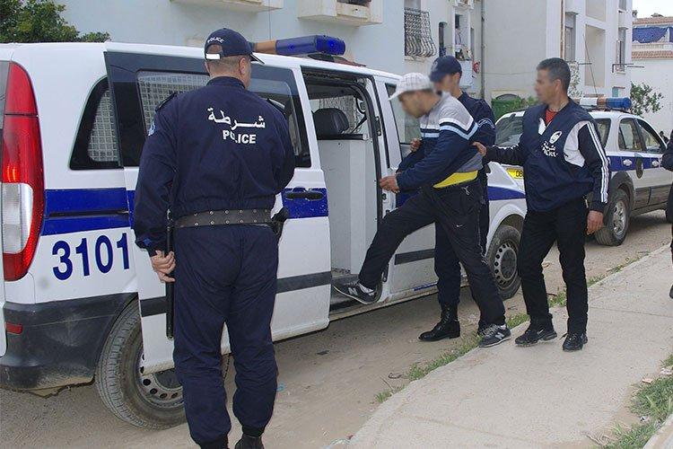 عصابة تستخدم وثائق مزورّة للمتاجرة بالمهلوسات في قسنطينة عصابة تستخدم وثائق مزورّة للمتاجرة بالمهلوسات في قسنطينة