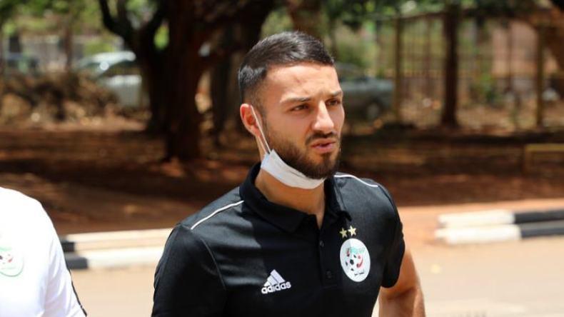 هكذا استقبل أنصار “الخضر” بلقبلة في مطار ليل (فيديو) هكذا استقبل أنصار “الخضر” بلقبلة في مطار ليل (فيديو)