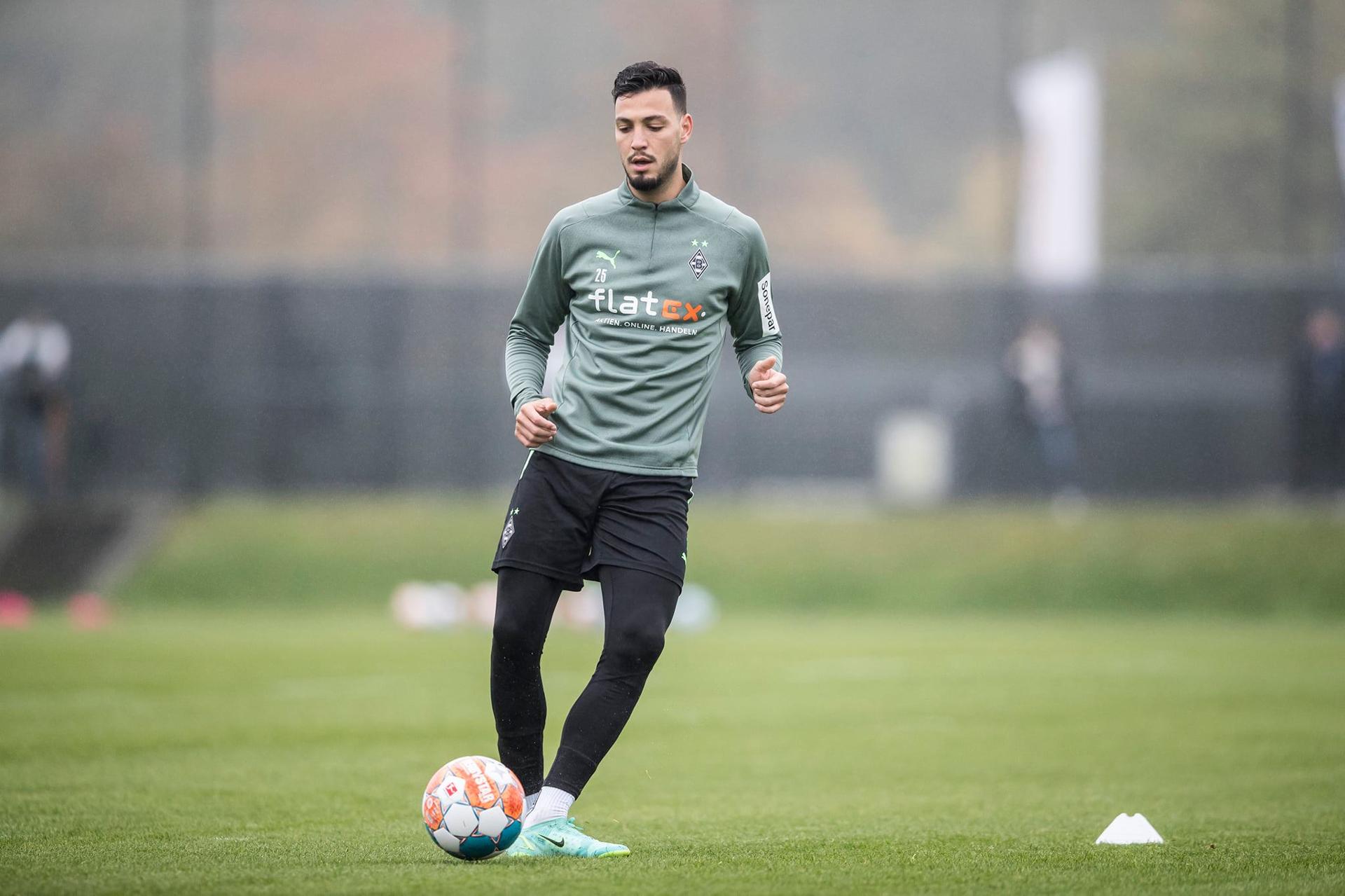 رامي بن سبعيني يتحوّل إلى قلب دفاع في مونشغلادباخ رامي بن سبعيني يتحوّل إلى قلب دفاع في مونشغلادباخ