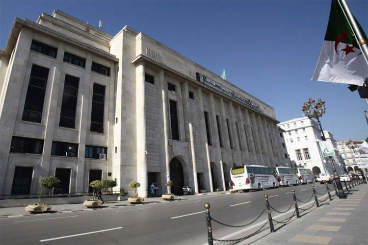 رفع التجميد عن المشاريع المتوقفة.. والاستغلال الأمثل لعائدات النفط رفع التجميد عن المشاريع المتوقفة.. والاستغلال الأمثل لعائدات النفط