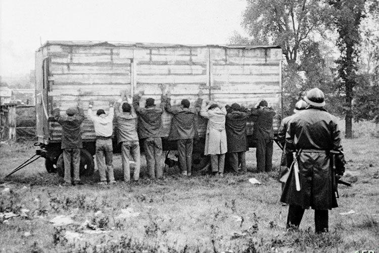 تصفية الجزائريين كانت بأوامر من قادة الجيش الفرنسي تصفية الجزائريين كانت بأوامر من قادة الجيش الفرنسي