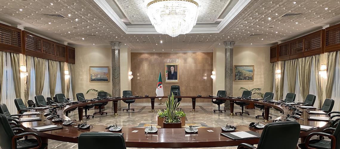 مشروع قانون يسمح باستفادة العمال الأجراء من عطلة لمدة سنة قصد إنشاء مؤسسة مشروع قانون يسمح باستفادة العمال الأجراء من عطلة لمدة سنة قصد إنشاء مؤسسة