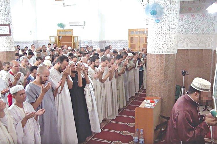 “التراويح” وتخفيف القيود على المساجد على طاولة لجنة الفتوى! “التراويح” وتخفيف القيود على المساجد على طاولة لجنة الفتوى!