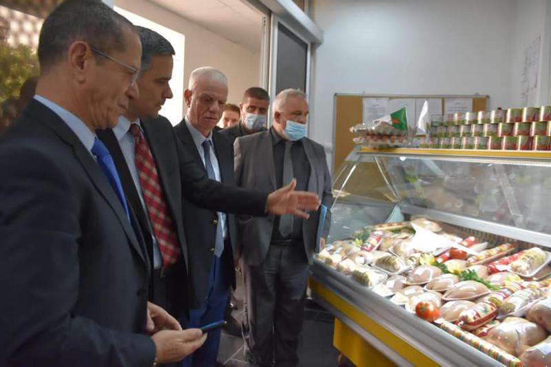 هني: أسعار الدجاج لن تتجاوز 330 دج هني: أسعار الدجاج لن تتجاوز 330 دج