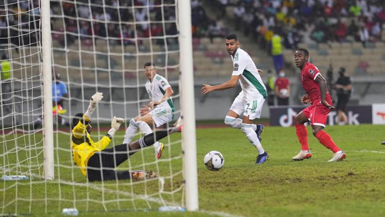 بِالفيديو: هذه هي وضعية ملعب “جابوما” قبل أسبوع من المباراة المونديالية بِالفيديو: هذه هي وضعية ملعب “جابوما” قبل أسبوع من المباراة المونديالية