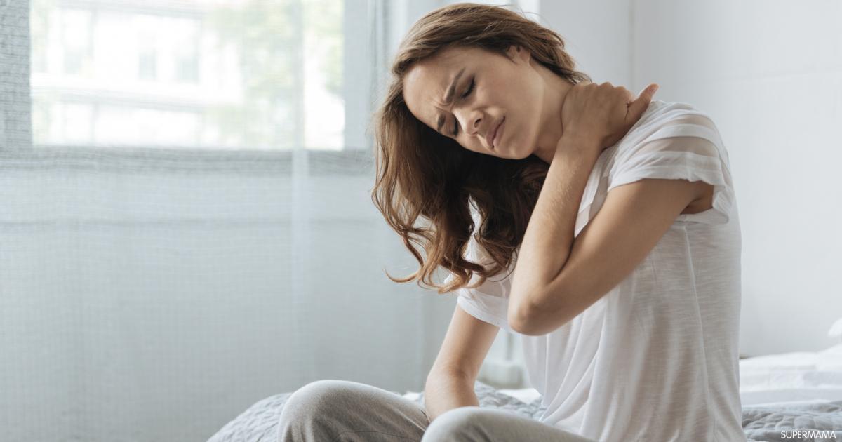 أسباب ألم الرقبة بعد النوم أسباب ألم الرقبة بعد النوم