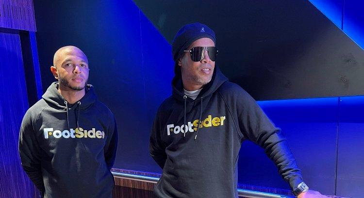 بِالفيديو: هذا ما خطّط له براهيمي ورونالدينيو سويّا بِالفيديو: هذا ما خطّط له براهيمي ورونالدينيو سويّا