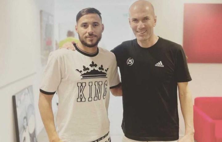 بلايلي يلتقي الأسطورة زيدان بلايلي يلتقي الأسطورة زيدان