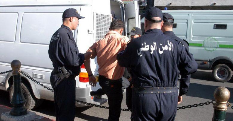 العاصمة: توقيف 13 شخصا بتهمة زرع الرعب داخل الأحياء العاصمة: توقيف 13 شخصا بتهمة زرع الرعب داخل الأحياء