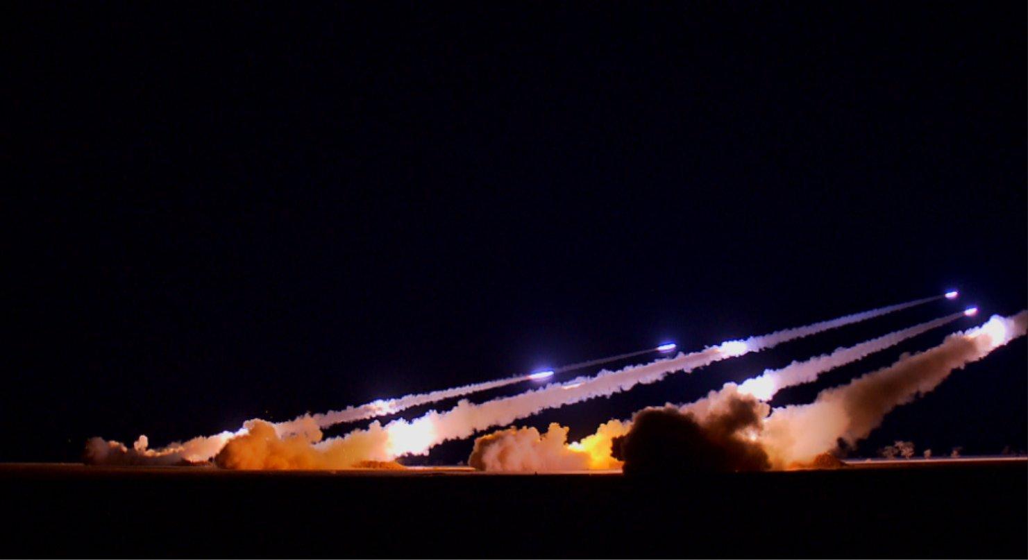 لماذا أزعجت مناورات تندوف إعلام وذباب الحموشي بالمغرب؟ لماذا أزعجت مناورات تندوف إعلام وذباب الحموشي بالمغرب؟