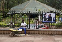 ماكرون يبدأ “جولة المخاطر” في أفريقيا لتجديد الروابط ومواجهة التحدي الروسي- الصيني ماكرون يبدأ “جولة المخاطر” في أفريقيا لتجديد الروابط ومواجهة التحدي الروسي- الصيني