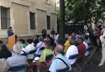 نشطاء يحيون ذكرى مجزرة منسية بحق جزائريين قُتلوا برصاص الشرطة الفرنسية نشطاء يحيون ذكرى مجزرة منسية بحق جزائريين قُتلوا برصاص الشرطة الفرنسية