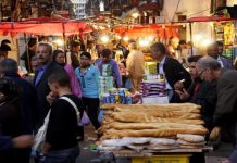 “بارونات الاستيراد” يحكمون قبضتهم على أسواق الجزائر "بارونات الاستيراد" يحكمون قبضتهم على أسواق الجزائر