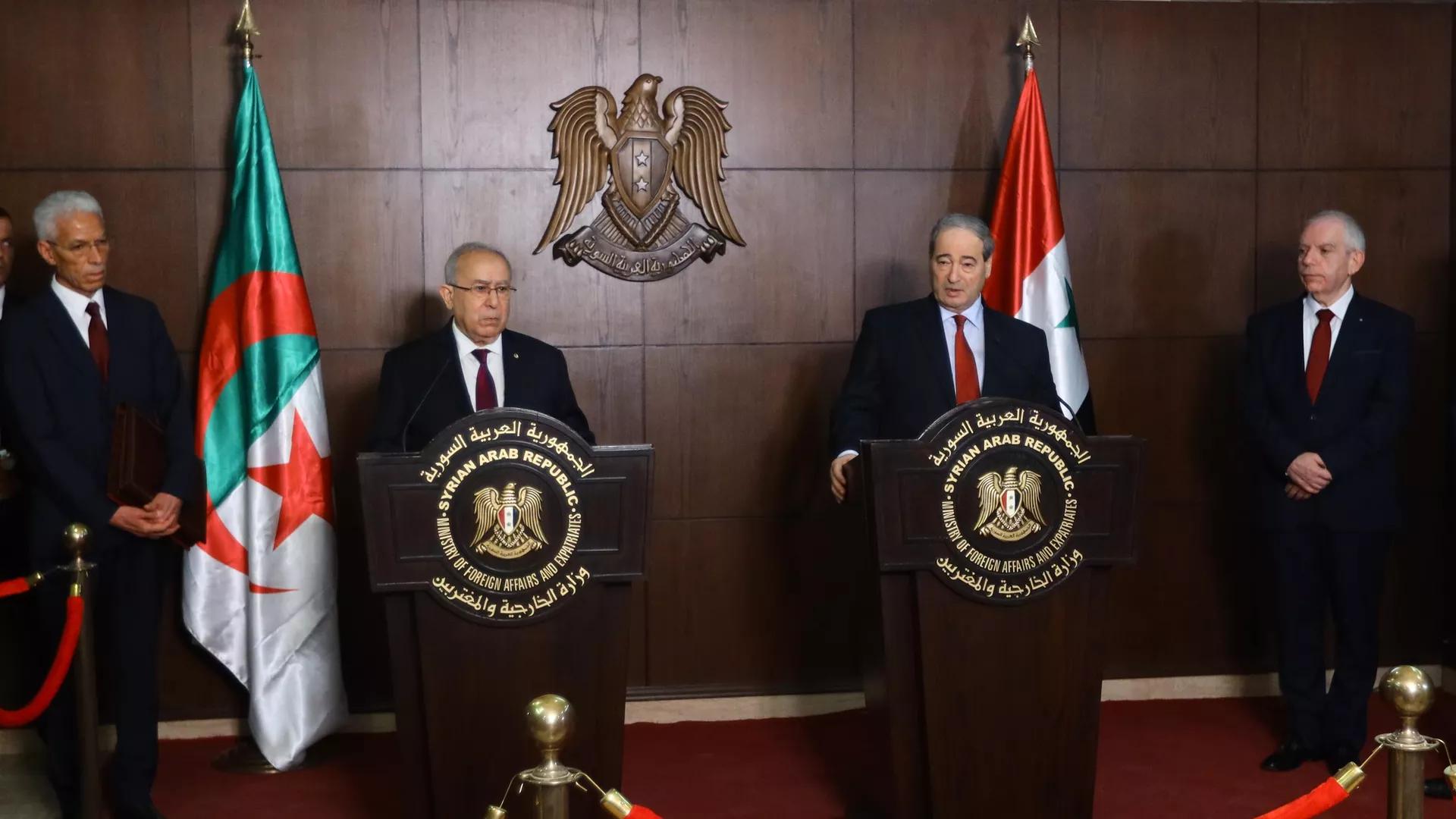 وزير الخارجية السوري يلتقي بنظيريه الجزائري والأردني ويبحث معهما العلاقات الثنائية