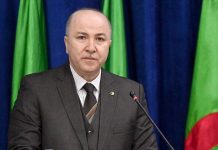 الوزير الأول يلقي النظرة الأخيرة على جثمان الملكة إليزابيث الثانية الوزير الأول يلقي النظرة الأخيرة على جثمان الملكة إليزابيث الثانية