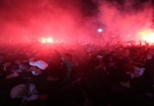 العنف يضرب مجدداً الكرة الجزائرية بمشاهد مؤسفة العنف يضرب مجدداً الكرة الجزائرية بمشاهد مؤسفة