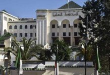 القضاء الجزائري يدين وزيرا سابقا ويبرئ ساحة آخر القضاء الجزائري يدين وزيرا سابقا ويبرئ ساحة آخر