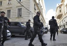 الجزائر تصادر 14 شركة ومصنعاً من رجال أعمال مدانين بقضايا فساد الجزائر تصادر 14 شركة ومصنعاً من رجال أعمال مدانين بقضايا فساد