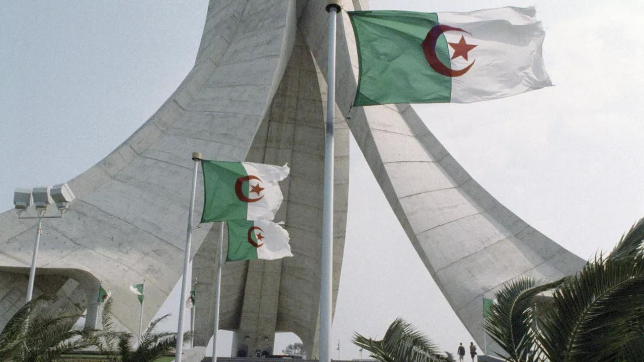 الجزائر تتقدم رسميا بطلب الانضمام إلى منتدى 