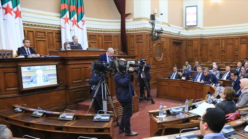 دلالات اعتماد الجزائر أكبر موازنة في تاريخها دلالات اعتماد الجزائر أكبر موازنة في تاريخها