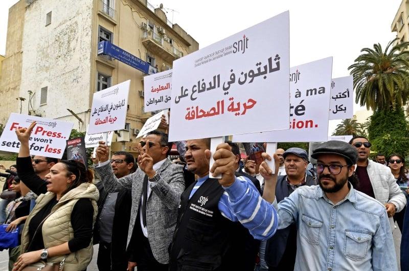 خالد درارني مممثل “مراسلون بلا حدود”: وضع الصحافة في الجزائر والمغرب مقلق وفي تونس محزن خالد درارني مممثل “مراسلون بلا حدود”: وضع الصحافة في الجزائر والمغرب مقلق وفي تونس محزن
