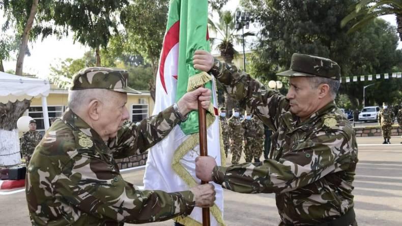 تنصيب اللواء محمد الطيب براكني قائدا للناحية العسكرية الثانية تنصيب اللواء محمد الطيب براكني قائدا للناحية العسكرية الثانية