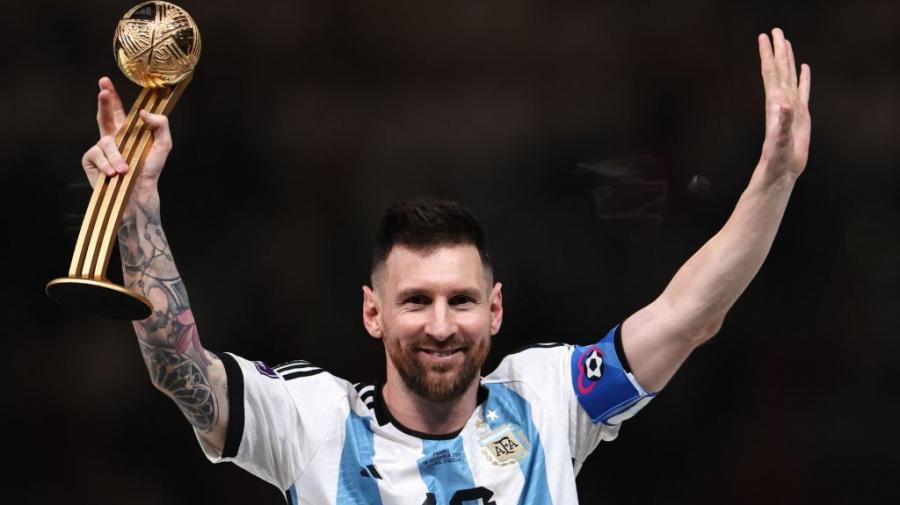 ميسي يفوز بجائزة أفضل لاعب في المونديال ميسي يفوز بجائزة أفضل لاعب في المونديال