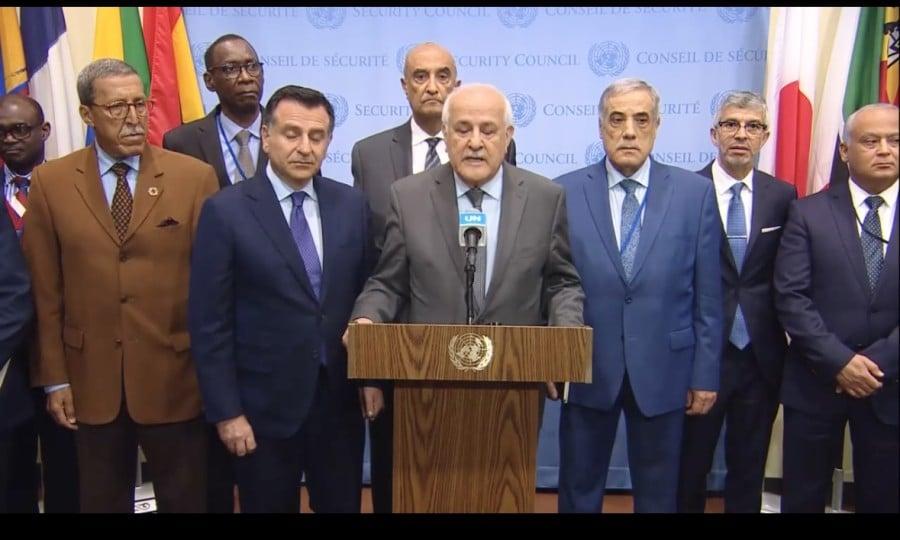 خمسون مندوباً يلتقون برئيس مجلس الأمن الدولي للتعبير عن إدانتهم لاقتحام وزير الأمن الإسرائيلي للمسجد الأقصى خمسون مندوباً يلتقون برئيس مجلس الأمن الدولي للتعبير عن إدانتهم لاقتحام وزير الأمن الإسرائيلي للمسجد الأقصى