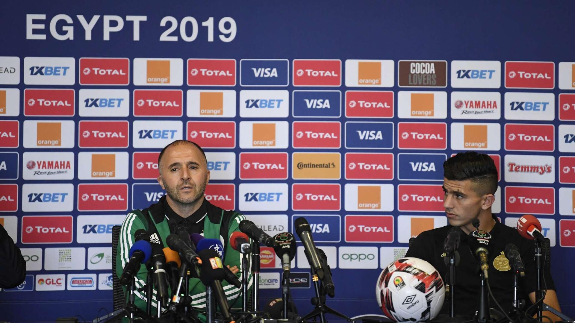 بلماضي يجدد تعاقده مع منتخب الجزائر حتى 2026 بلماضي يجدد تعاقده مع منتخب الجزائر حتى 2026