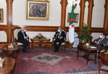 وزير إعلام جزائري سابق ينتقد “تكميم الأصوات المعارضة” ويحذر من “دفع البلاد نحو الراديكالية” وزير إعلام جزائري سابق ينتقد “تكميم الأصوات المعارضة” ويحذر من “دفع البلاد نحو الراديكالية”