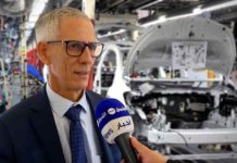 وزير سابق يروي جلسته مع السفير الفرنسي الذي توقع انهيار الجزائر: “شخص فج يعتقد أنه يشتري الجميع بالتأشيرات” وزير سابق يروي جلسته مع السفير الفرنسي الذي توقع انهيار الجزائر: “شخص فج يعتقد أنه يشتري الجميع بالتأشيرات”