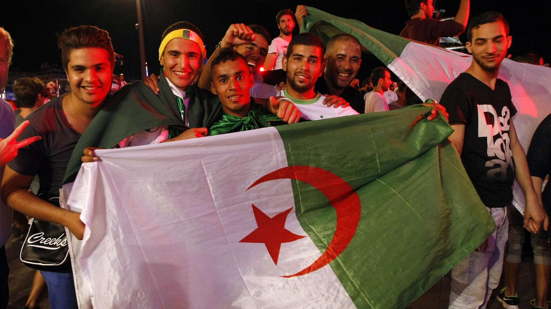 نجم منتخب السنغال السابق: بإمكان الجزائر تنظيم كأس العالم نجم منتخب السنغال السابق: بإمكان الجزائر تنظيم كأس العالم