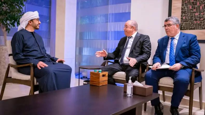 وزير الصناعة يلتقي وزير الخارجية الإماراتي في أبو ظبي وزير الصناعة يلتقي وزير الخارجية الإماراتي في أبو ظبي