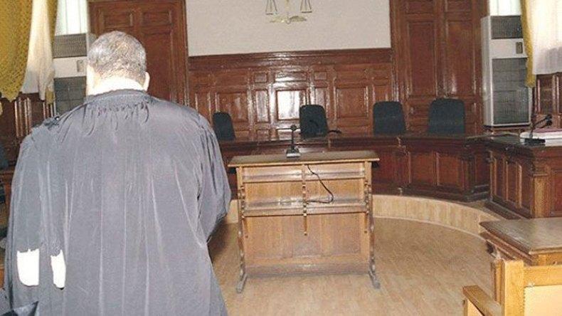 ثلاث سنوات حبسا لشاب هدّد السفارة الإماراتية بالجزائر ثلاث سنوات حبسا لشاب هدّد السفارة الإماراتية بالجزائر