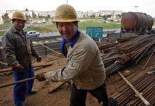 الصين تُغرق الجزائر.. غزو استثماري واسع وفواتير مضخمة الصين تُغرق الجزائر.. غزو استثماري واسع وفواتير مضخمة