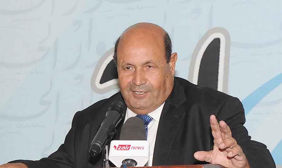 صحافي جزائري مهدد بالسجن بسبب مقال ساخر صحافي جزائري مهدد بالسجن بسبب مقال ساخر