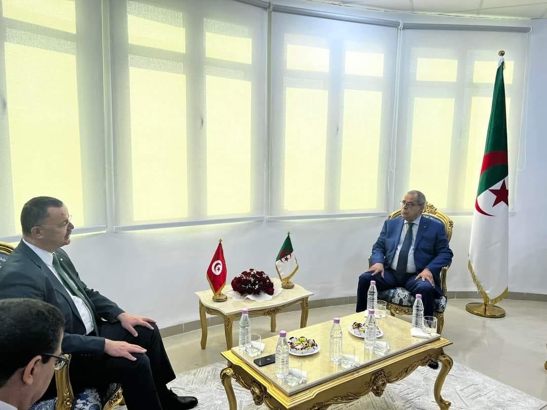 وزير الصحة الجزائري يعبر عن استعداد بلاده تعزيز التعاون مع تونس في المجال الصحي وزير الصحة الجزائري يعبر عن استعداد بلاده تعزيز التعاون مع تونس في المجال الصحي