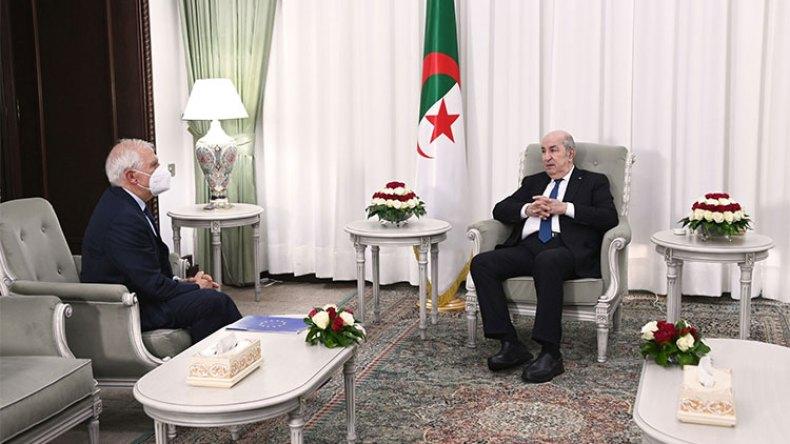 من إفريقيا إلى أوروبا.. الدبلوماسية الجزائرية ترفع السقف عاليا من إفريقيا إلى أوروبا.. الدبلوماسية الجزائرية ترفع السقف عاليا