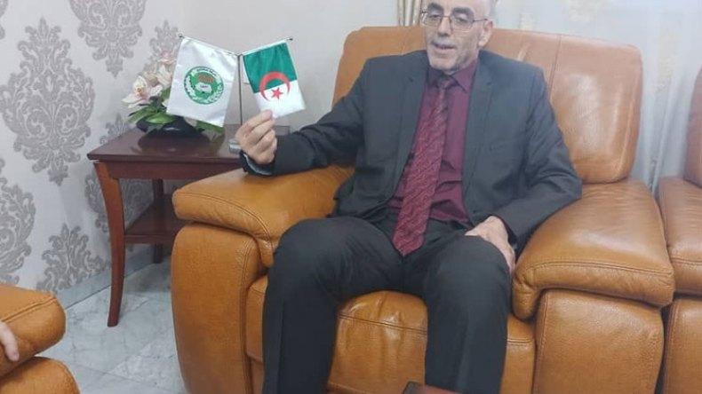 تزكية القيادة التنفيذية.. أول اختبار لرئيس حمس الجديد تزكية القيادة التنفيذية.. أول اختبار لرئيس حمس الجديد