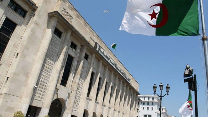 منع البعثات الاستعلامية للنواب خلال جلسات مناقشة قوانين الحكومة منع البعثات الاستعلامية للنواب خلال جلسات مناقشة قوانين الحكومة
