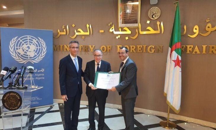 الجزائر تستلم شهادة تسجيل الراي في قائمة التراث العالمي لليونسكو.. وبلاني يتهم المغرب ضمنيا بسرقة تراث بلاده الجزائر تستلم شهادة تسجيل الراي في قائمة التراث العالمي لليونسكو.. وبلاني يتهم المغرب ضمنيا بسرقة تراث بلاده