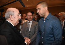 الرئيس الجزائري يلتقي بعدد من الصحافيين المعارضين الرئيس الجزائري يلتقي بعدد من الصحافيين المعارضين