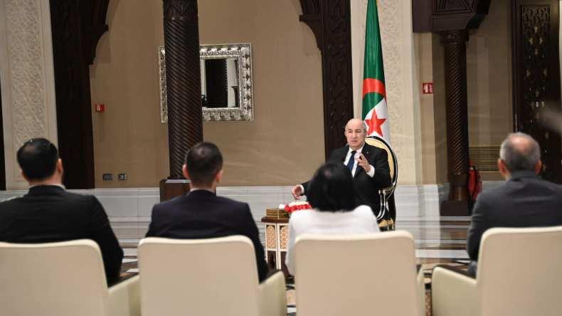 خلال أسابيع.. نحو إقرار حدّ أدنى لأجور الصحفيين في الجزائر خلال أسابيع.. نحو إقرار حدّ أدنى لأجور الصحفيين في الجزائر