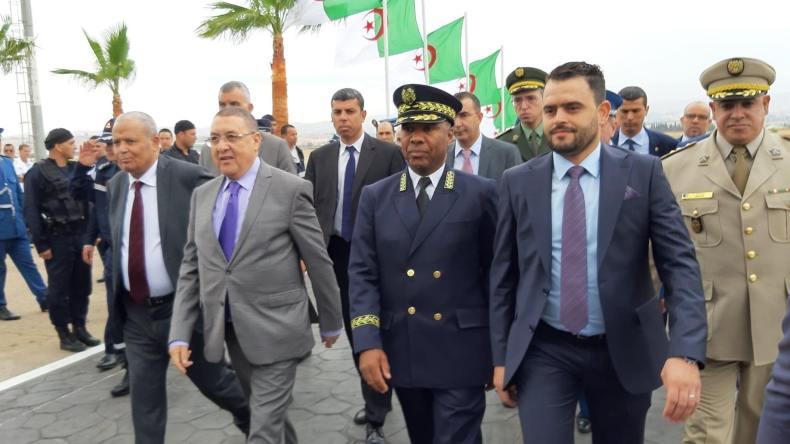 مرّاد يٌشرف على انطلاق الحملة التحسيسية للوقاية من المخاطر الكبرى مرّاد يٌشرف على انطلاق الحملة التحسيسية للوقاية من المخاطر الكبرى