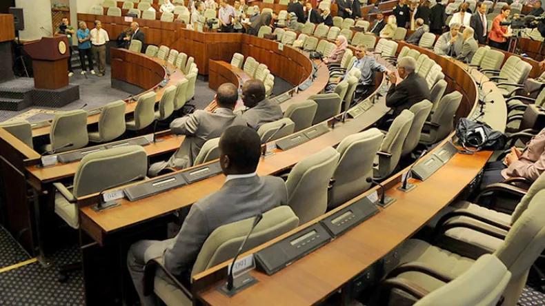 مشروع تعديل قانون العطل أمام البرلمان للمناقشة الاستعجالية مشروع تعديل قانون العطل أمام البرلمان للمناقشة الاستعجالية