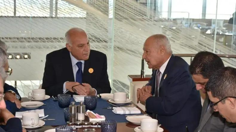 عطاف يبحث مستجدّات القضية الفلسطينية مع أبو الغيط عطاف يبحث مستجدّات القضية الفلسطينية مع أبو الغيط