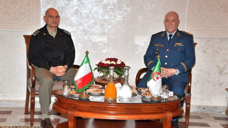 شراكة جزائرية-إيطالية ضخمة بقطاع الدفاع في طريقها للتجسيد