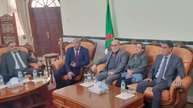 بلمهدي وكريكو يقدمان تعازي الرئيس تبون لضحايا فيضانات سعيدة والأغواط بلمهدي وكريكو يقدمان تعازي الرئيس تبون لضحايا فيضانات سعيدة والأغواط