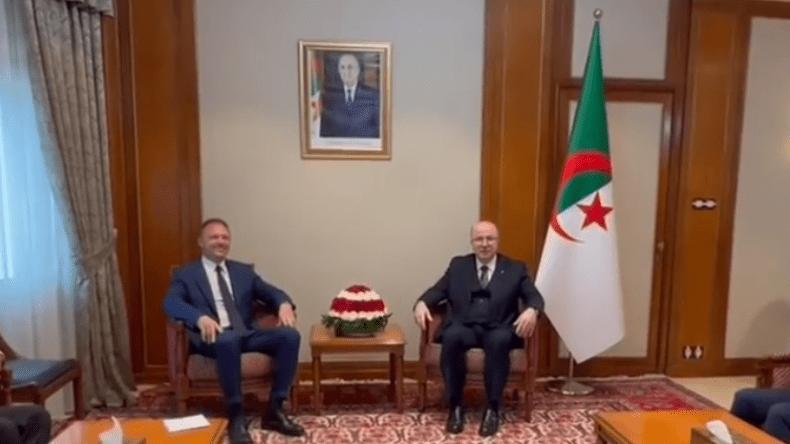 بن عبد الرحمان يتباحث مع وزير الفلاحة الإيطالي بن عبد الرحمان يتباحث مع وزير الفلاحة الإيطالي