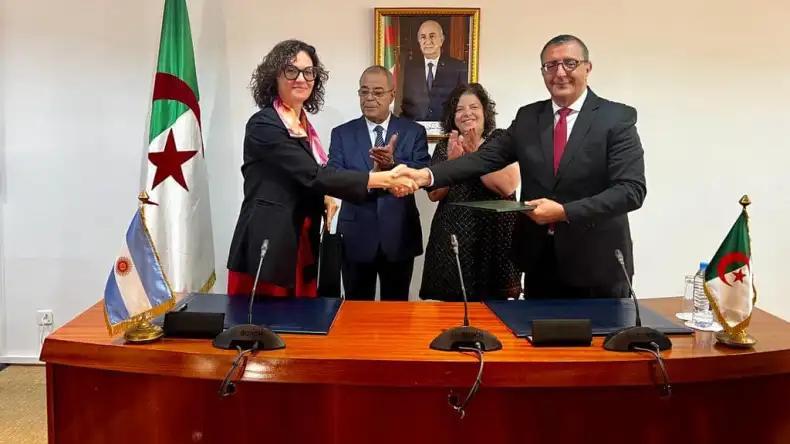 توقيع مذكرة تفاهم بين الجزائر والأرجنتين في المجال الصيدلاني توقيع مذكرة تفاهم بين الجزائر والأرجنتين في المجال الصيدلاني